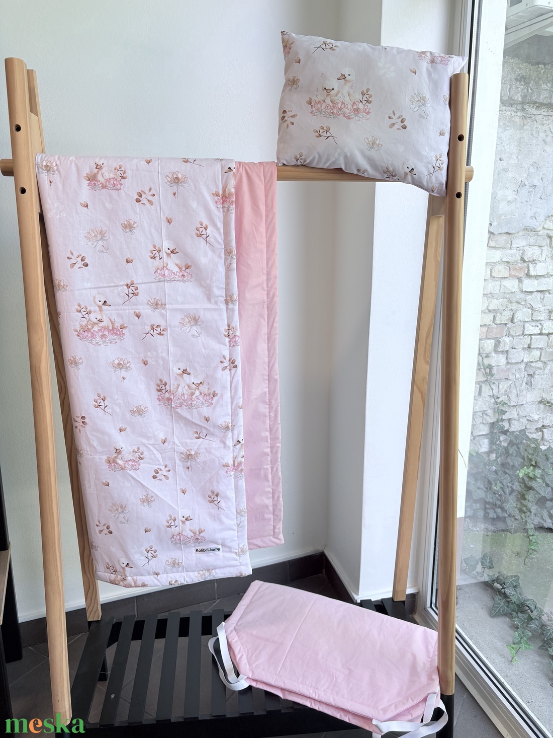 Óvodai textil szett- hattyú - játék & sport - ovis felszerelés - ovis ágynemű - Meska.hu Óvodai textil szett- hattyú - játék & sport - ovis felszerelés - ovis ágynemű - Meska.hu