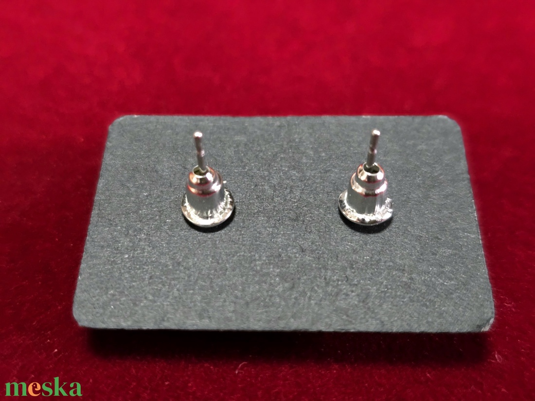 Kék�bíbor márvány mintás négyzet fülbevaló � 13x13 mm - ékszer - fülbevaló - pötty fülbevaló - Meska.hu
