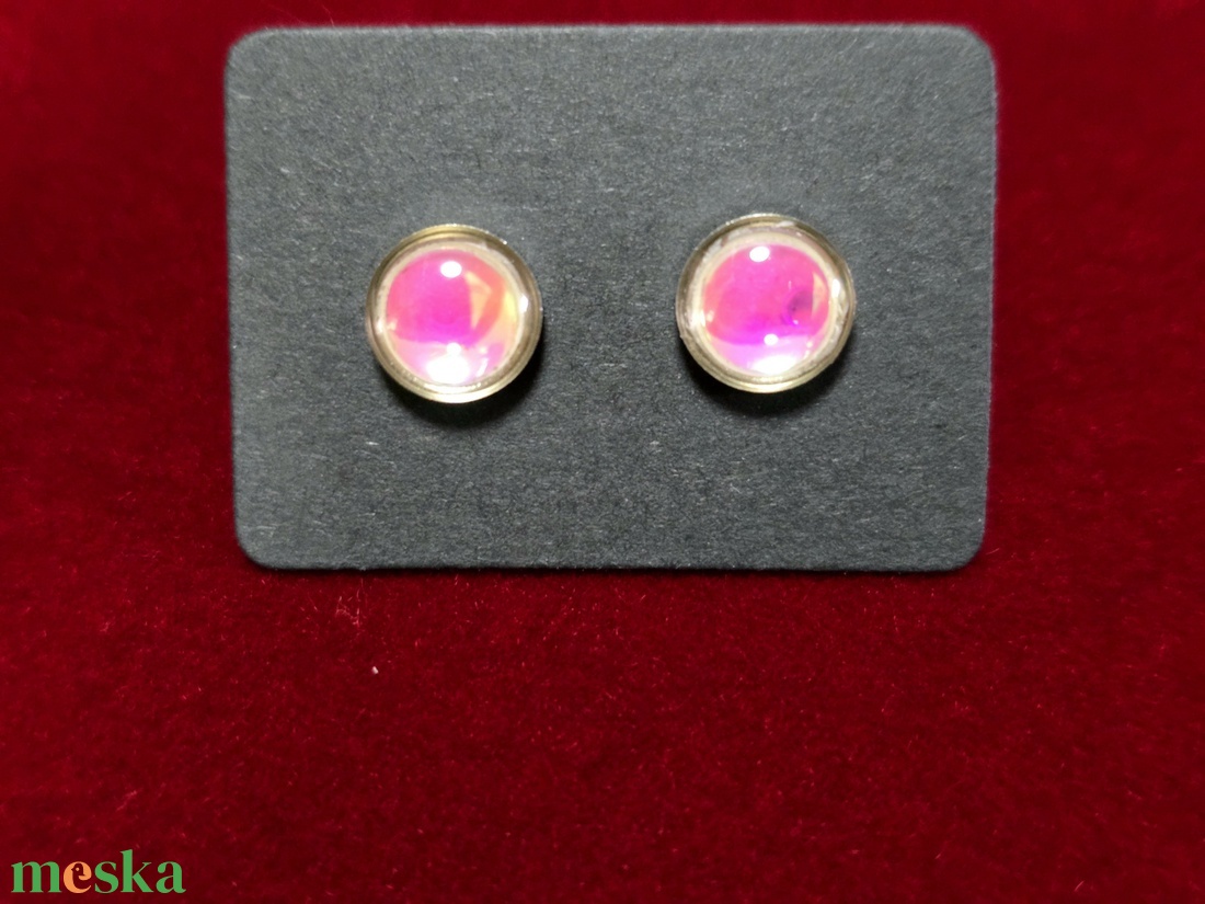 Pasztell színjátszós pötty fülbevaló � 8 mm - ékszer - fülbevaló - pötty fülbevaló - Meska.hu