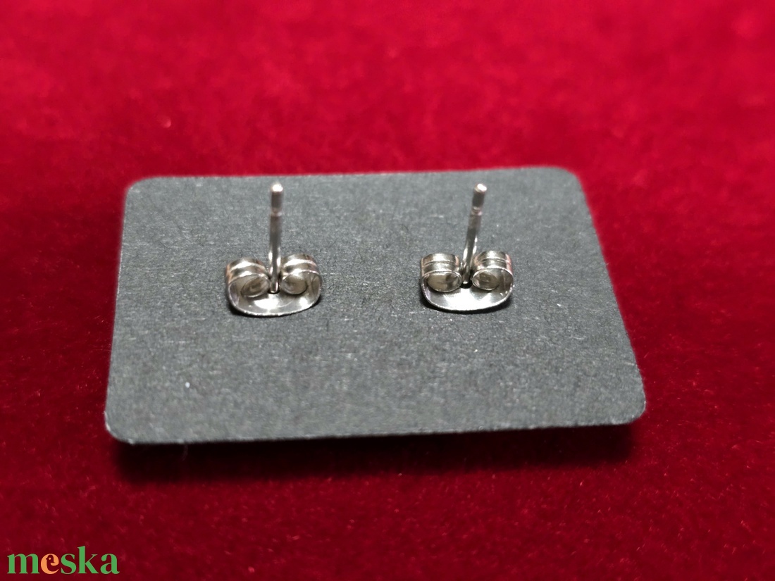 Pasztell színjátszós pötty fülbevaló � 8 mm - ékszer - fülbevaló - pötty fülbevaló - Meska.hu