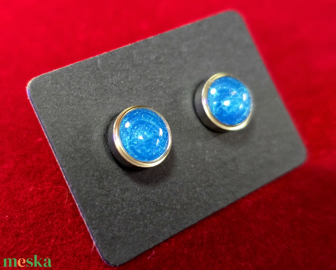Csillogó királykék pötty fülbevaló � 8 mm - ékszer - fülbevaló - pötty fülbevaló - Meska.hu