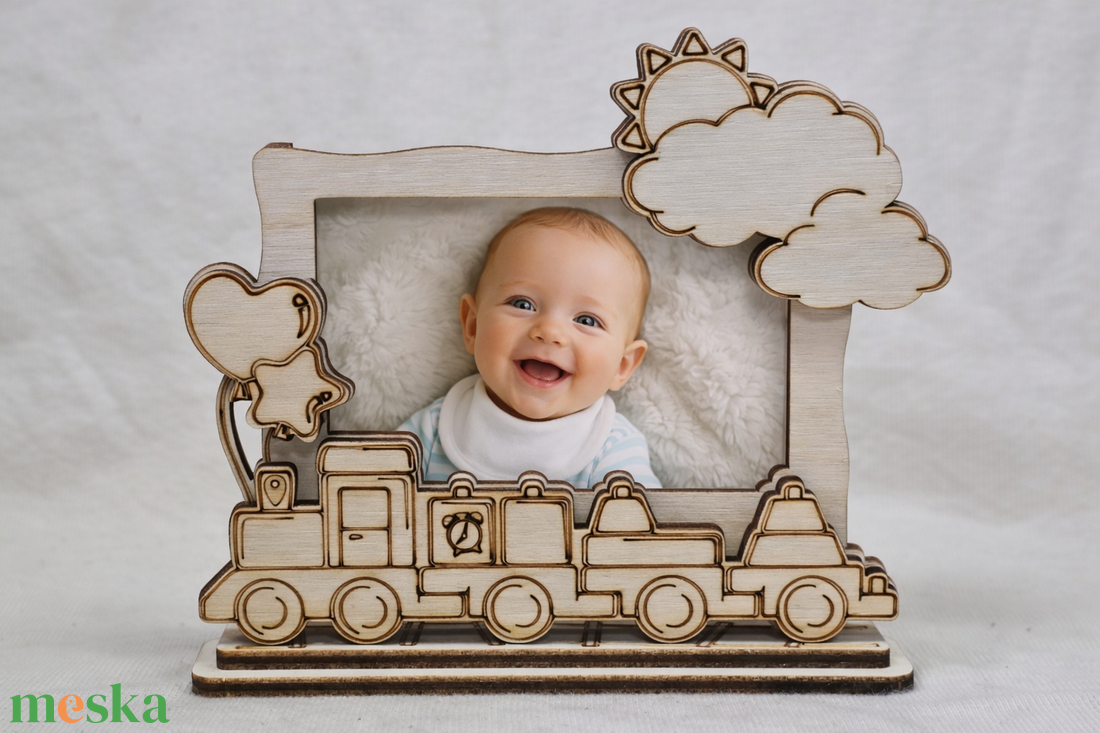 Fa baba fotókeret � Vonatos, felhős mintával - baba - mama - babaszoba dekoráció - babaszoba kép - Meska.hu