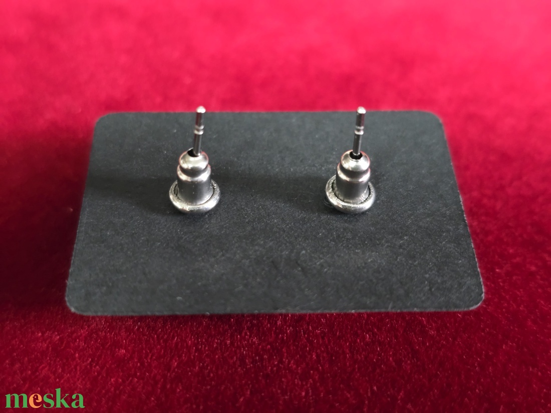 Magyar zászlós, kézzel készült fa fülbevaló � UV gyantával - ékszer - fülbevaló - pötty fülbevaló - Meska.hu