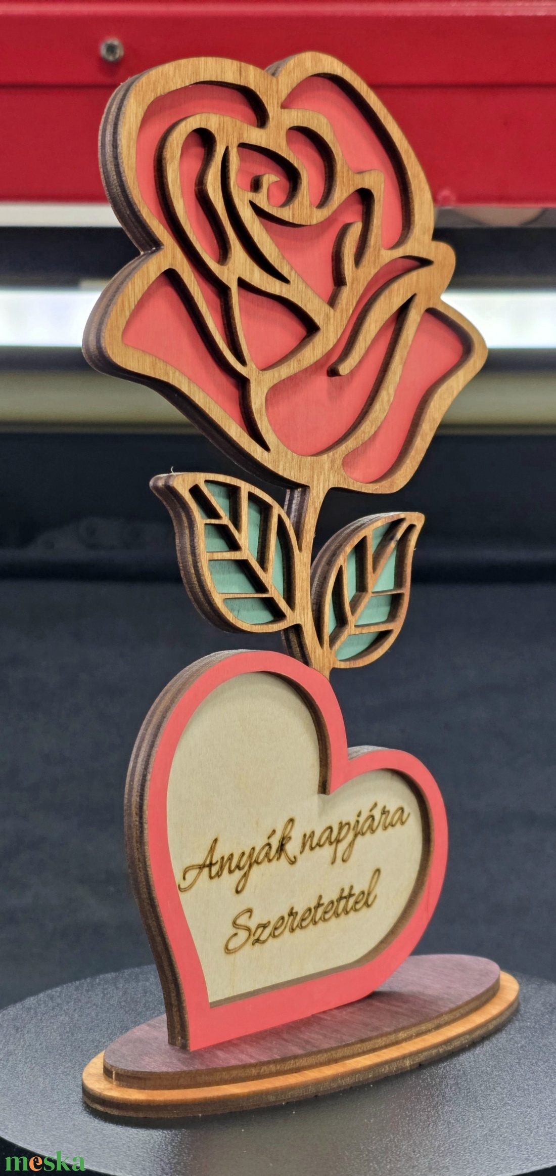 Egyedi fa rózsa � Anyák napi ajándék, gravírozott szívvel - otthon & életmód - dekoráció - asztal és polc dekoráció - asztaldísz - Meska.hu