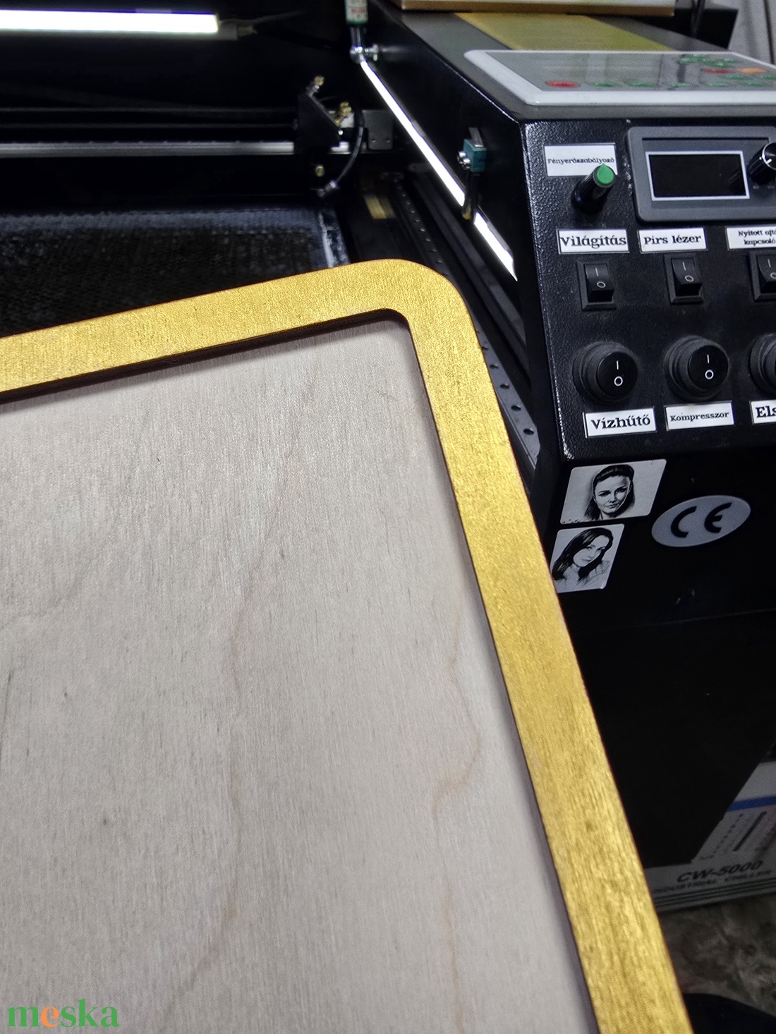 Egyedi fa virágos képkeret � Anyák napi ajándék, gravírozott szívvel - otthon & életmód - dekoráció - asztal és polc dekoráció - asztaldísz - Meska.hu