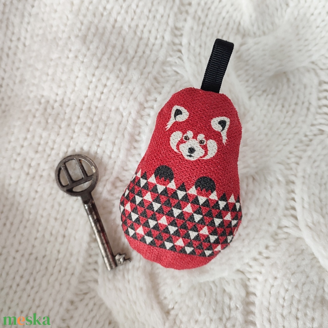 Textil kulcstartó  Kis panda, vörös macskamedve - táska & tok - kulcstartó & táskadísz - kulcstartó - Meska.hu
