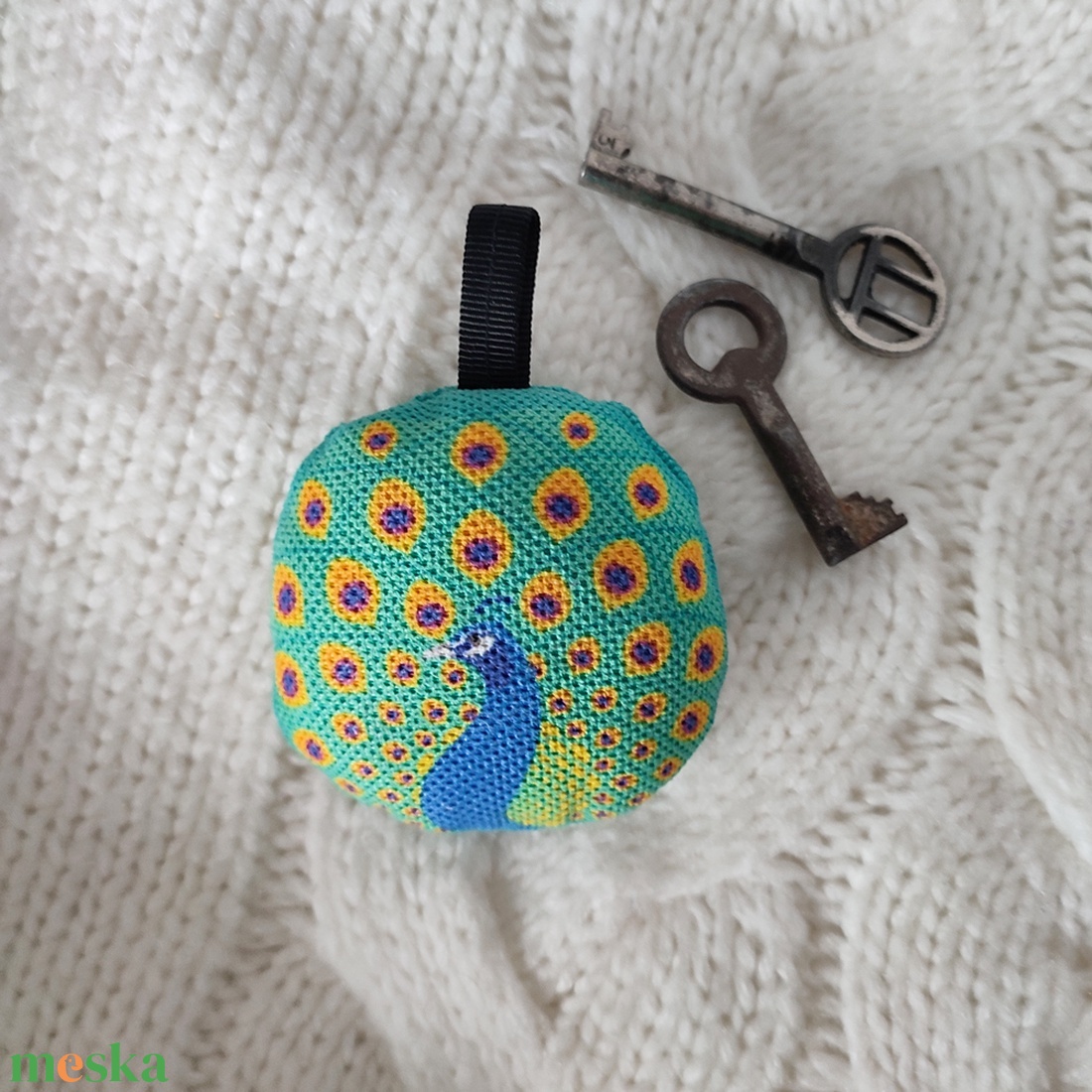Textil kulcstartó Páva - táska & tok - kulcstartó & táskadísz - kulcstartó - Meska.hu Textil kulcstartó Páva - táska & tok - kulcstartó & táskadísz - kulcstartó - Meska.hu
