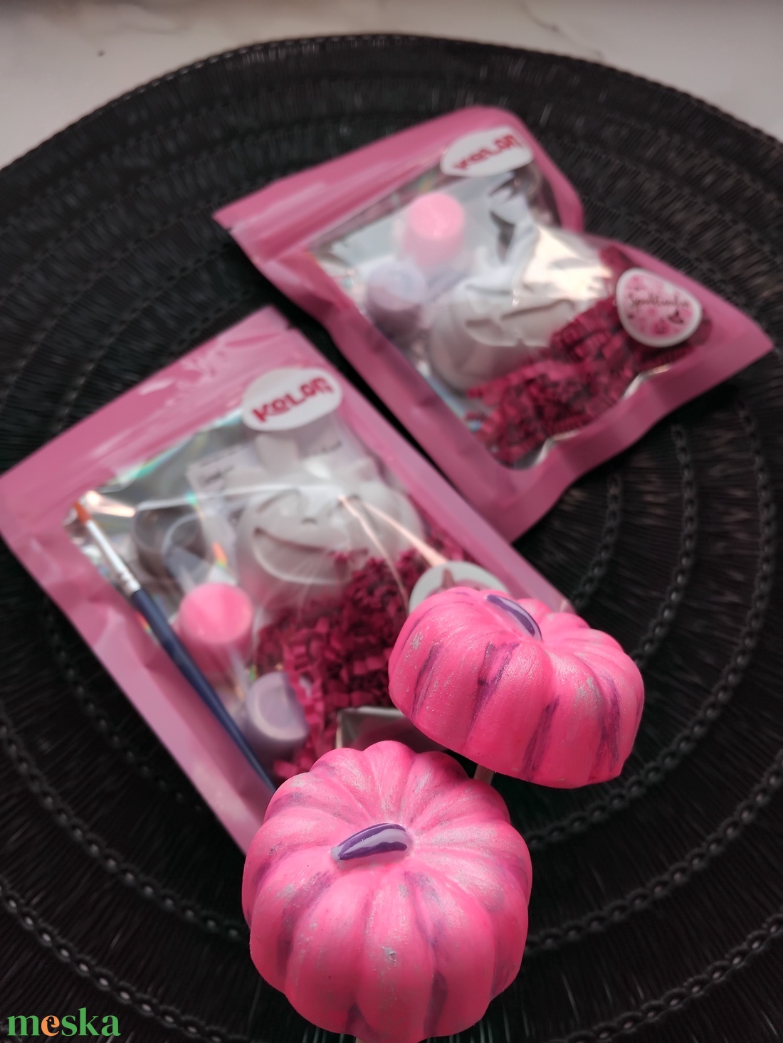 Pink-o-ween - Pinken világító halloween tök gipszkifestő - otthon & életmód - dekoráció - halloween - halloweeni tök - Meska.hu