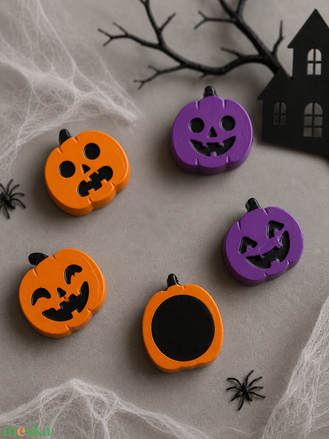 Világító halloween tök hűtőmágnes kísérőkártyával - otthon & életmód - dekoráció - halloween - halloweeni figurák - Meska.hu