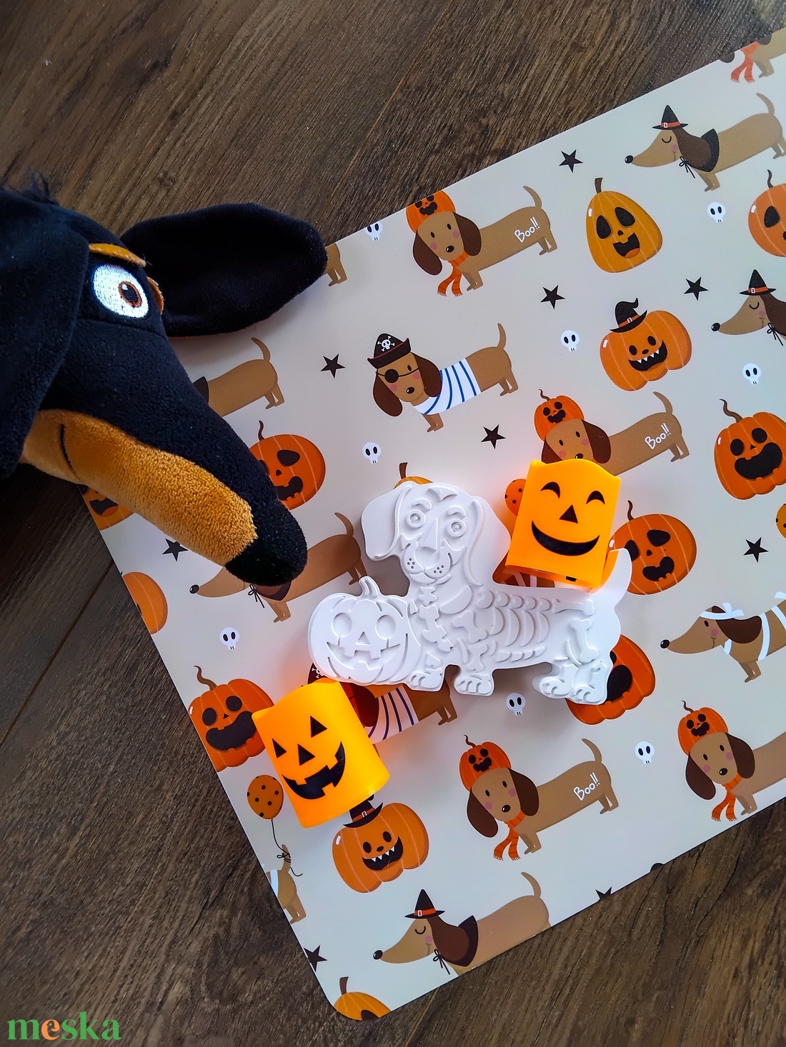 Hallowieni - világítós, tacskós festhető gipszfigura - otthon & életmód - dekoráció - halloween - halloweeni dekoráció - Meska.hu