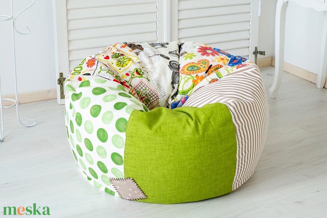 Kamasz méretű,vidám színű, süppedős patchwork babzsákfotel - zöld, klasszikus formájú babzsák tiniknek - otthon & életmód - bútor - babzsákfotel - Meska.hu