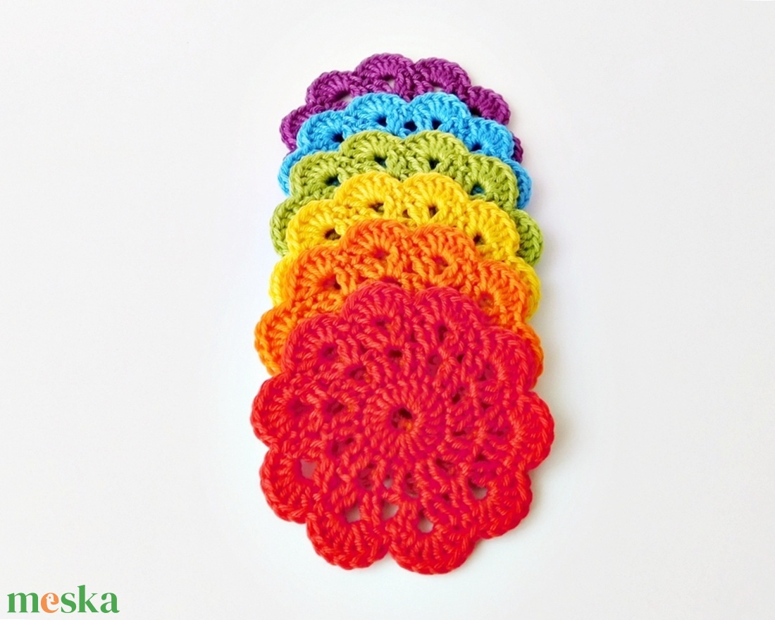 Szivárvány színű horgolt poháralátét,, lakásdekoráció szett 6 db - otthon & életmód - konyhafelszerelés, tálalás - tálalás - tányér- és poháralátét - Meska.hu