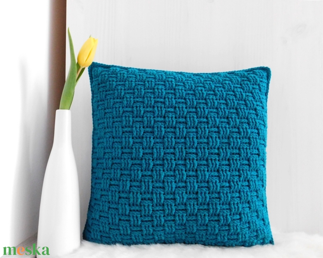 Sötét türkiz horgolt kétoldalas díszpárna huzat 40x40 cm -  - Meska.hu