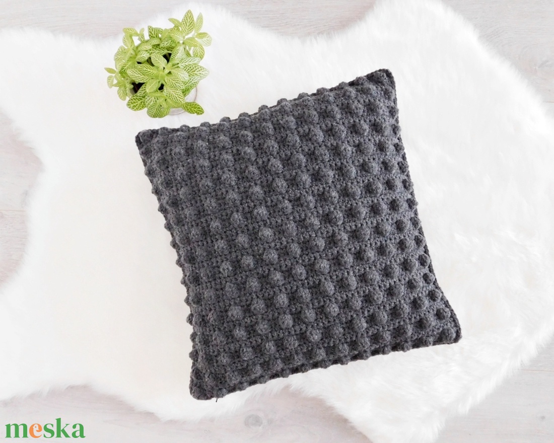 Horgolt bogyós díszpárna huzat 40x40 cm - otthon & életmód - lakástextil - párna & párnahuzat - Meska.hu