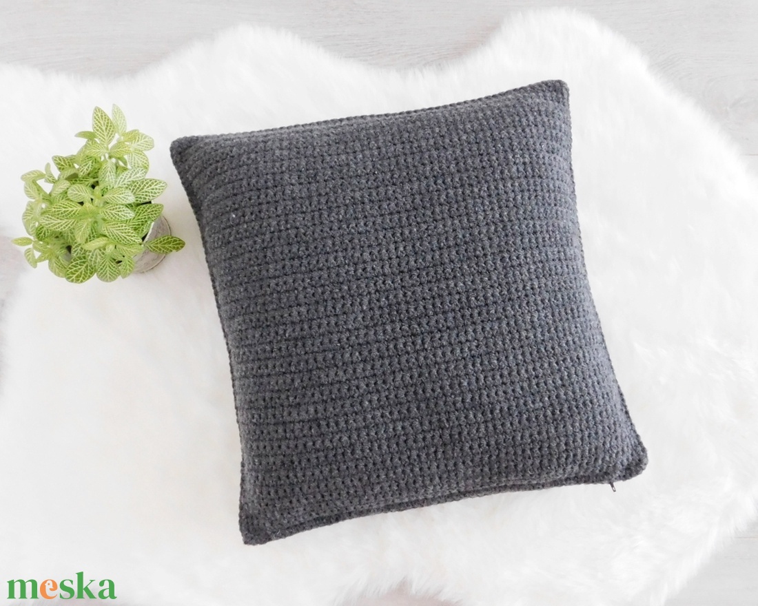 Horgolt bogyós díszpárna huzat 40x40 cm - otthon & életmód - lakástextil - párna & párnahuzat - Meska.hu