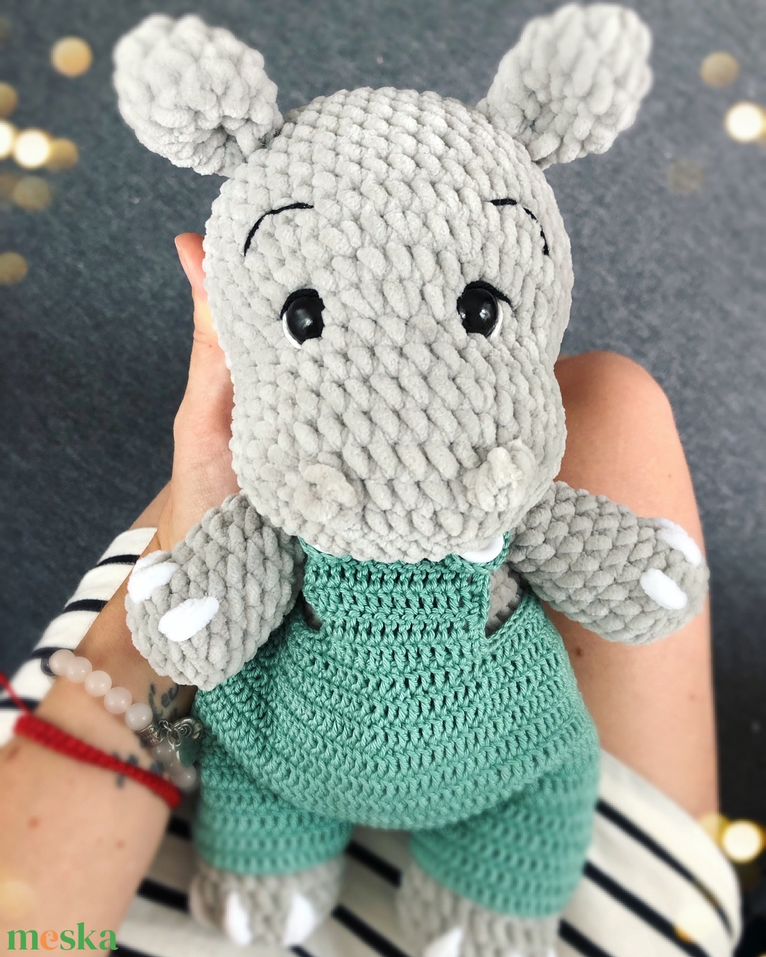 Plüss viziló nadrágban - játék & sport - plüssállat & játékfigura - más figura - Meska.hu