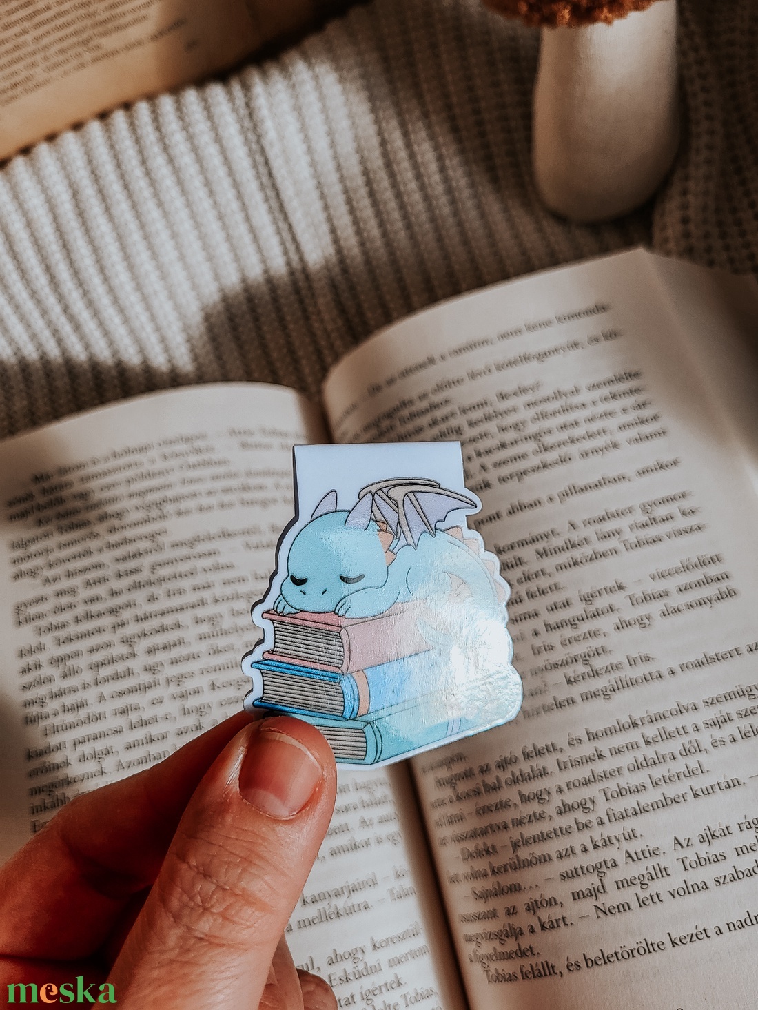 Cuki sárkányos mágneses könyvjelző könyvmolyoknak - művészet - grafika & illusztráció - egyéb rajzok - Meska.hu Cuki sárkányos mágneses könyvjelző könyvmolyoknak - művészet - grafika & illusztráció - egyéb rajzok - Meska.hu