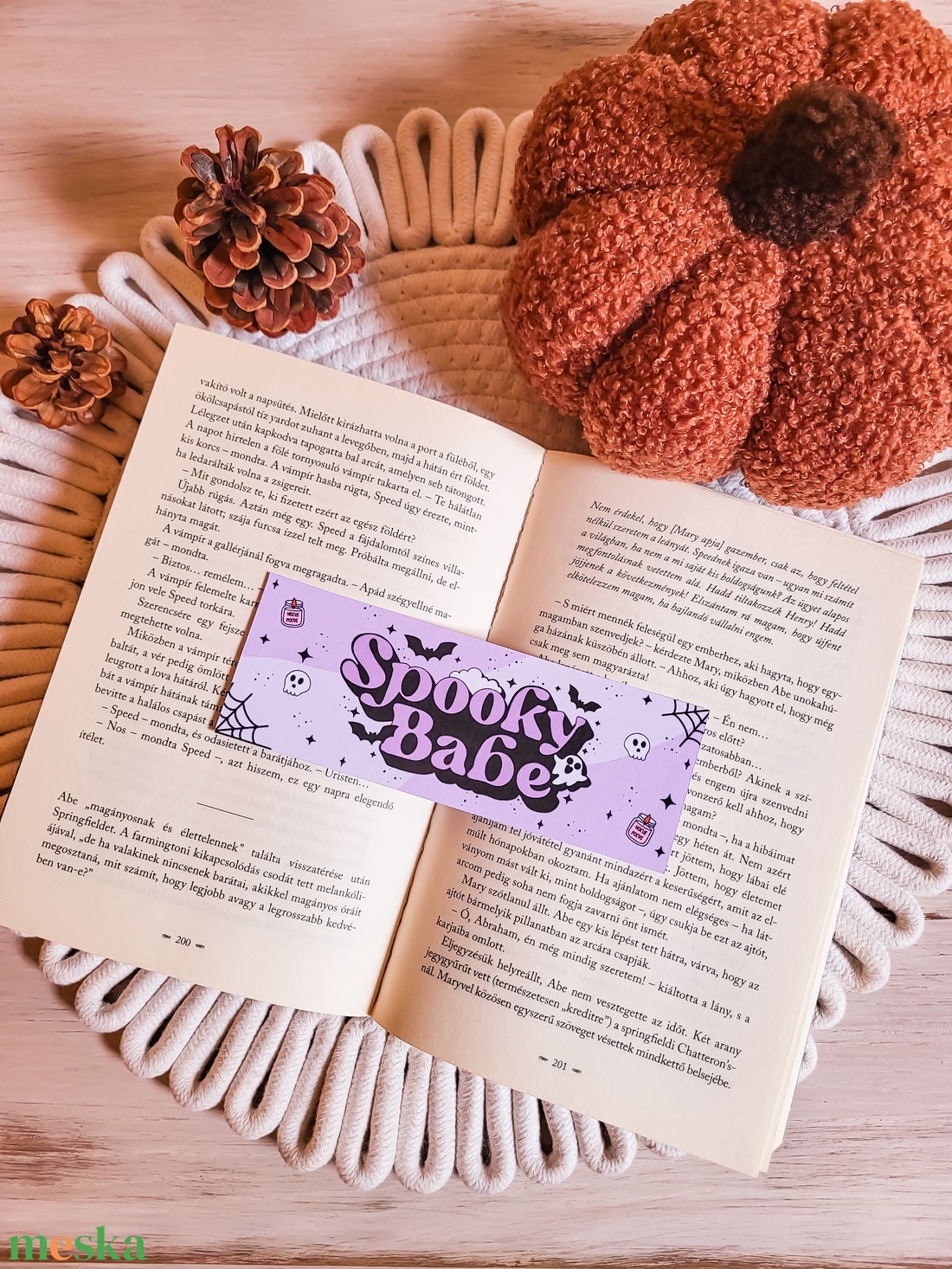Spooky babe könyvjelző könyvmolyoknak - művészet - grafika & illusztráció - egyéb rajzok - Meska.hu