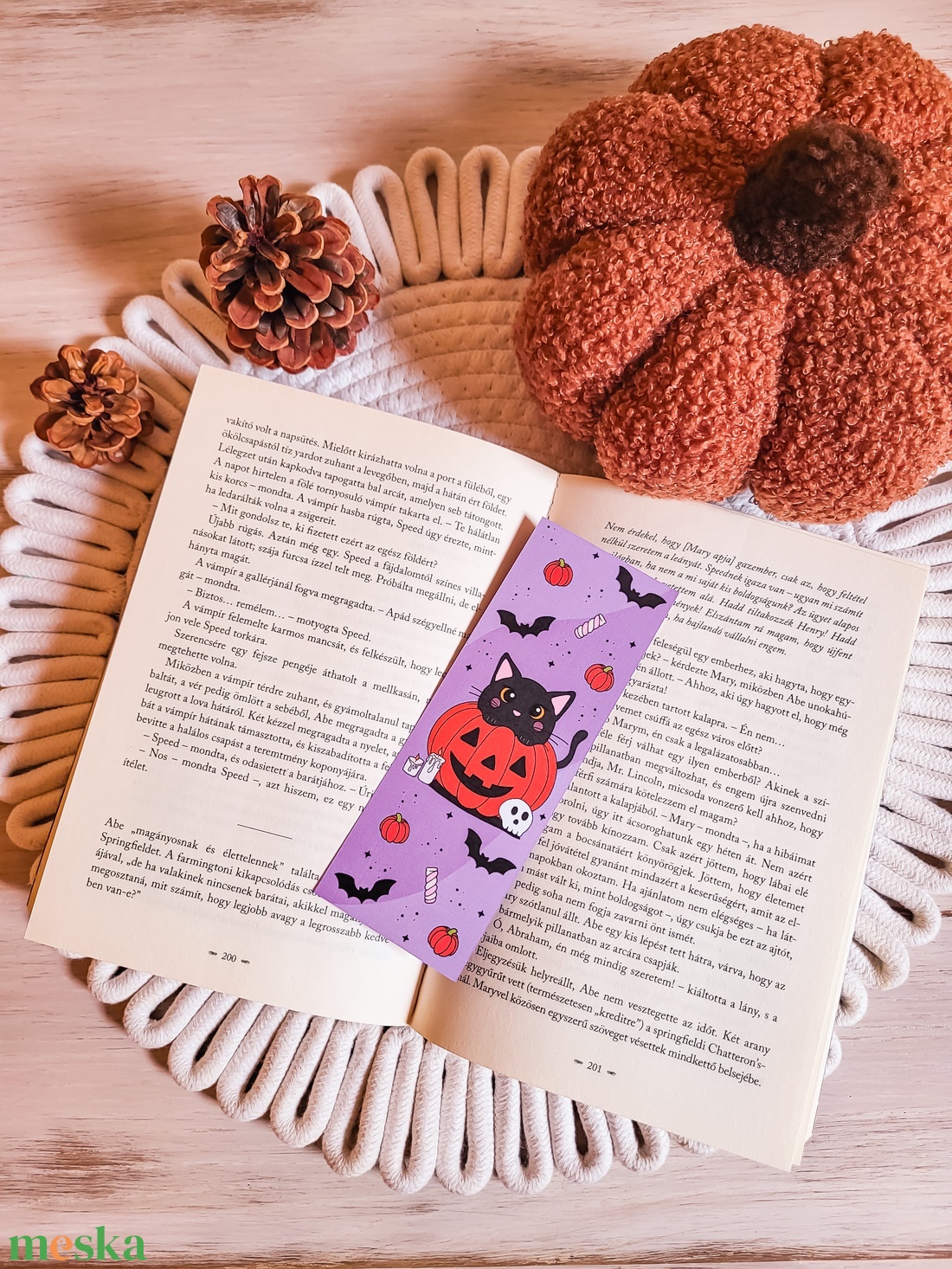 Cicás halloweeni könyvjelző könyvmolyoknak - művészet - grafika & illusztráció - egyéb rajzok - Meska.hu