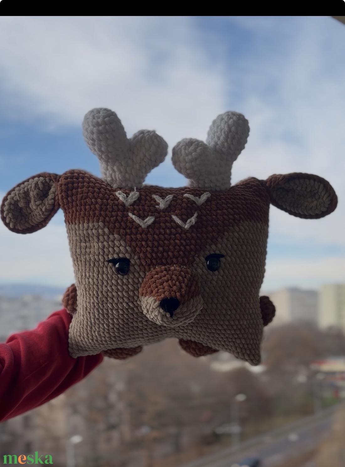 Horgolt rénszarvas párna világító szarvakkal - karácsony - karácsonyi lakásdekoráció - karácsonyi manók, figurák - Meska.hu