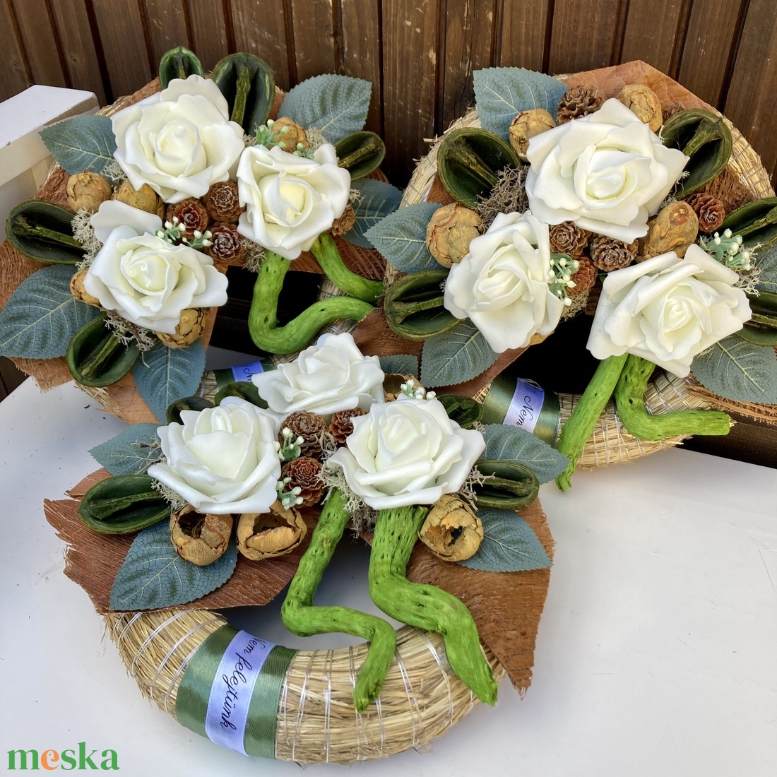 Szalmakoszorú sírdísz 20 cm - otthon & életmód - vallás - temetkezési tárgy - sírkoszorú, kegyeleti koszorú - Meska.hu Szalmakoszorú sírdísz 20 cm - otthon & életmód - vallás - temetkezési tárgy - sírkoszorú, kegyeleti koszorú - Meska.hu