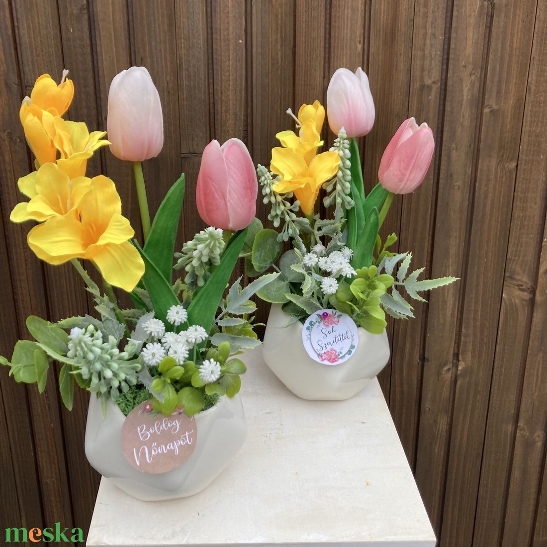 Tulipános asztaldísz  - otthon & életmód - virágdekoráció - virágdíszek - virágdísz kaspóban - Meska.hu