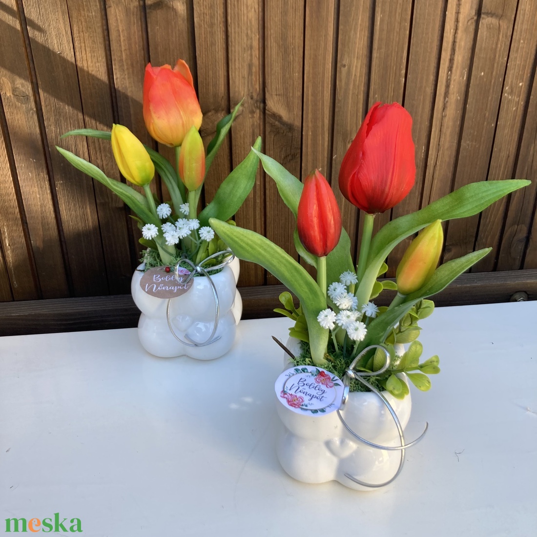 Nőnapi tulip�nos asztaldísz - otthon & életmód - virágdekoráció - virágdíszek - virágdísz kaspóban - Meska.hu