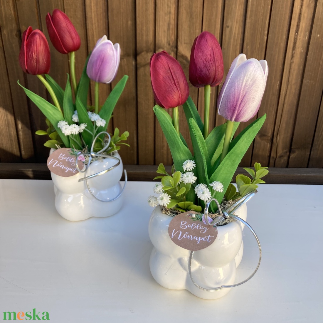 Nőnapi tulip�nos asztaldísz - otthon & életmód - virágdekoráció - virágdíszek - virágdísz kaspóban - Meska.hu