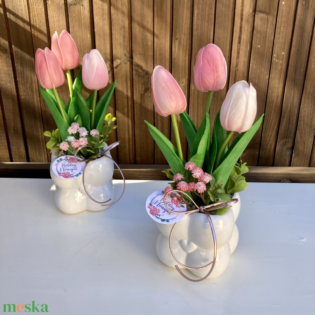 Nőnapi tulip�nos asztaldísz - otthon & életmód - virágdekoráció - virágdíszek - virágdísz kaspóban - Meska.hu