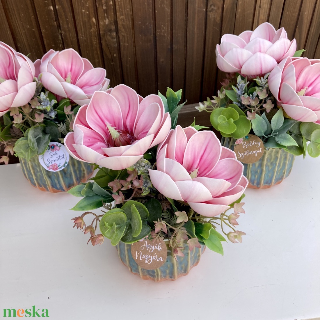 Anyák napi magnólia asztaldísz  - otthon & életmód - virágdekoráció - virágdíszek - virágdísz kaspóban - Meska.hu