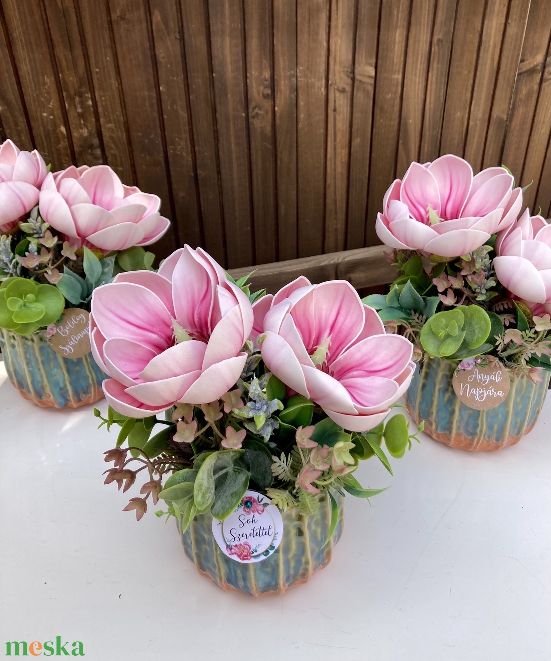 Anyák napi magnólia asztaldísz  - otthon & életmód - virágdekoráció - virágdíszek - virágdísz kaspóban - Meska.hu