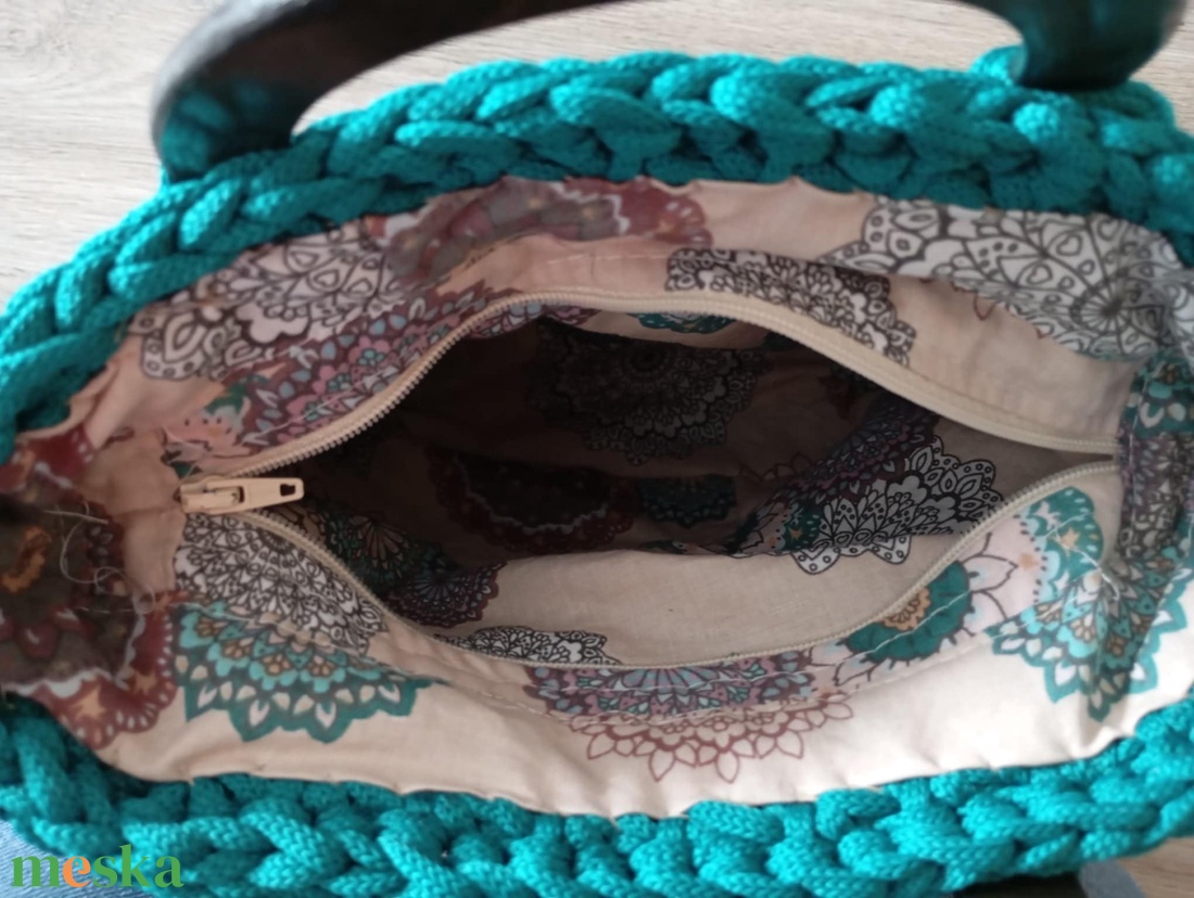 Horgolt crossbody táska türkiz színben - táska & tok - kézitáska & válltáska - vállon átvethető táska - Meska.hu Horgolt crossbody táska türkiz színben - táska & tok - kézitáska & válltáska - vállon átvethető táska - Meska.hu