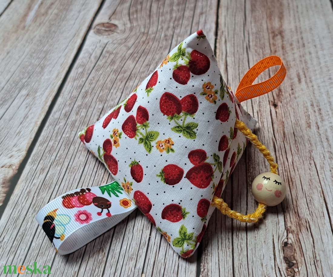 Szalagos babajáték, matatójáték, piramis - epres - baba - mama - baba játékok - babakocka - Meska.hu