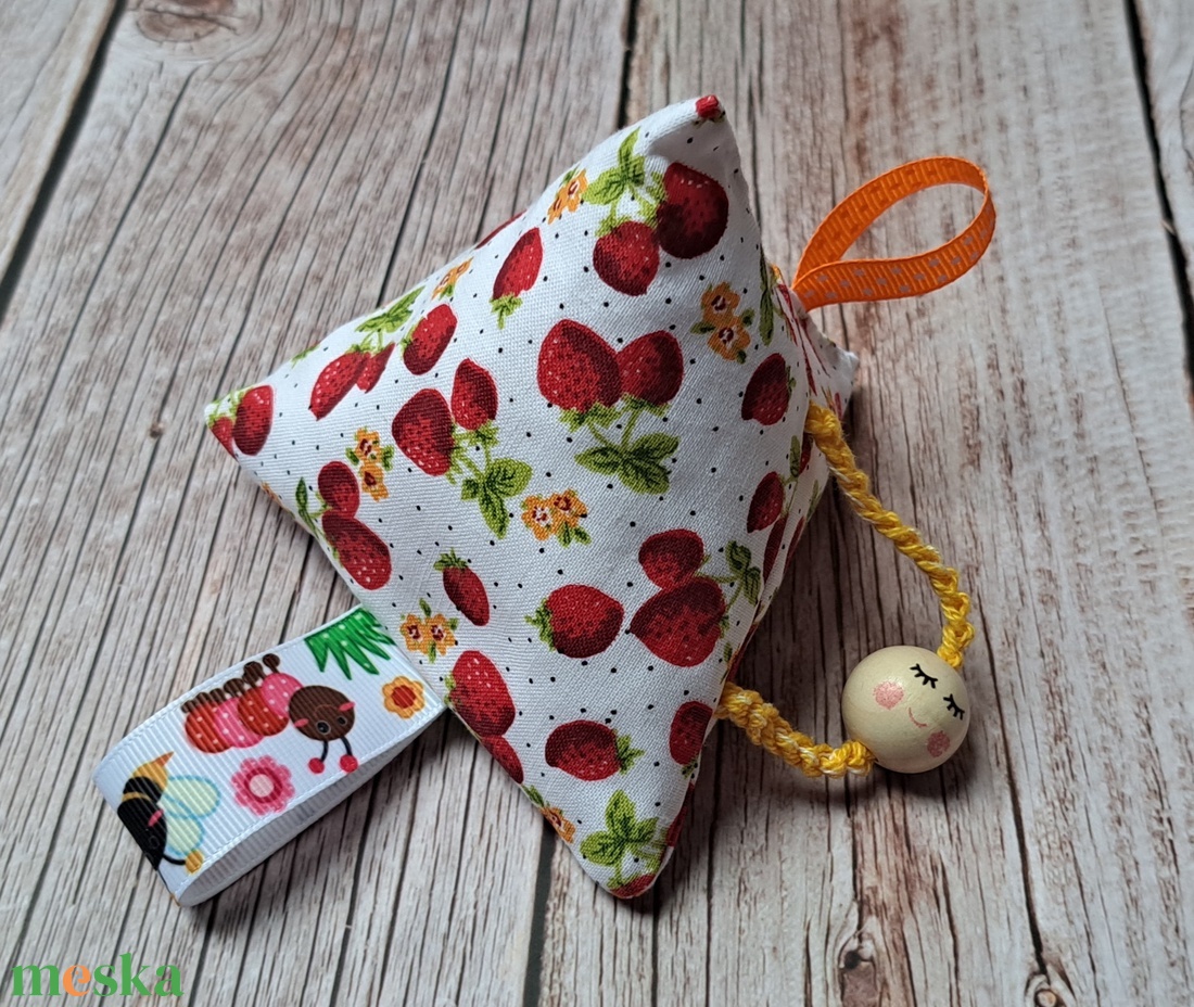 Szalagos babajáték, matatójáték, piramis - epres - baba - mama - baba játékok - babakocka - Meska.hu