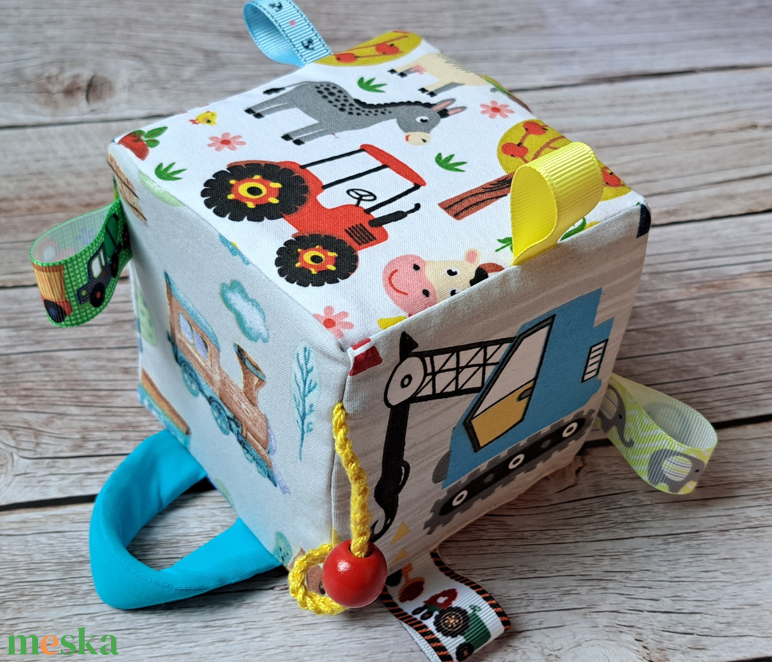 Szalagos babakocka járművekkel, matatókocka, fejlesztőjáték - nagy méretű! - baba - mama - baba játékok - babakocka - Meska.hu