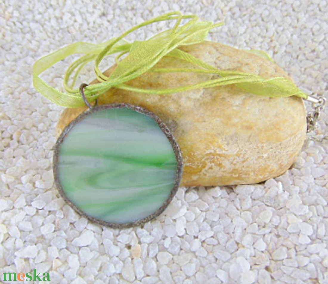 Üveg medál csatos, színes zsinórral - M0001.23 - ékszer - nyaklánc - medálos nyaklánc - Meska.hu