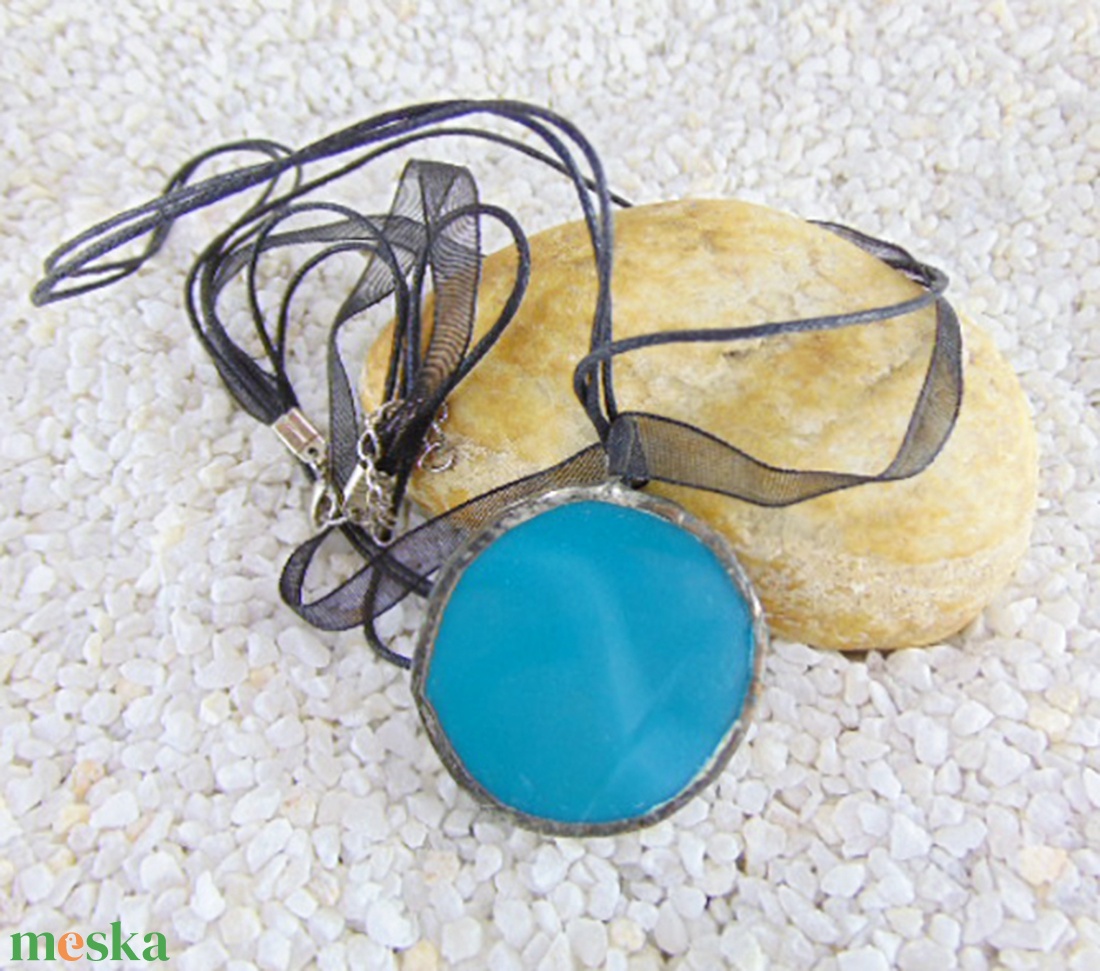 Üveg medál csatos, színes zsinórral - M0003.23 - ékszer - nyaklánc - medálos nyaklánc - Meska.hu