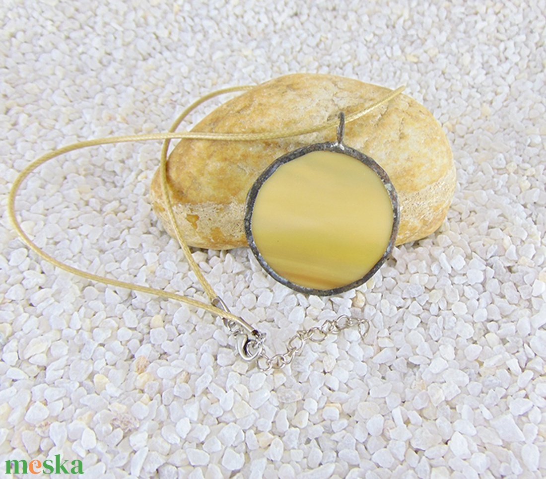 Üveg medál csatos, színes zsinórral - M0010.23 - ékszer - nyaklánc - medálos nyaklánc - Meska.hu