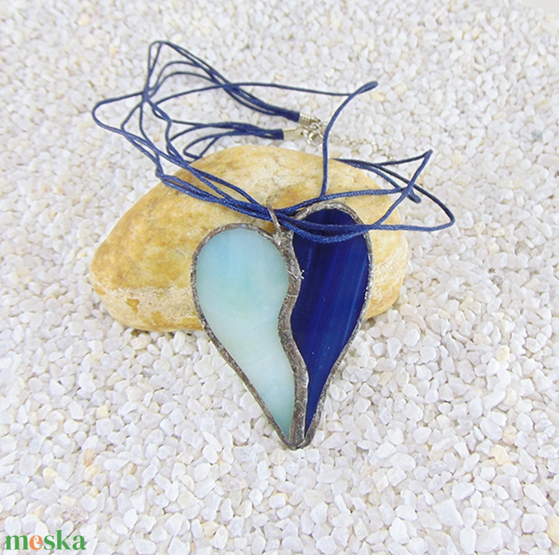 Üveg medál csatos, színes zsinórral - M0011.23 - ékszer - nyaklánc - medálos nyaklánc - Meska.hu