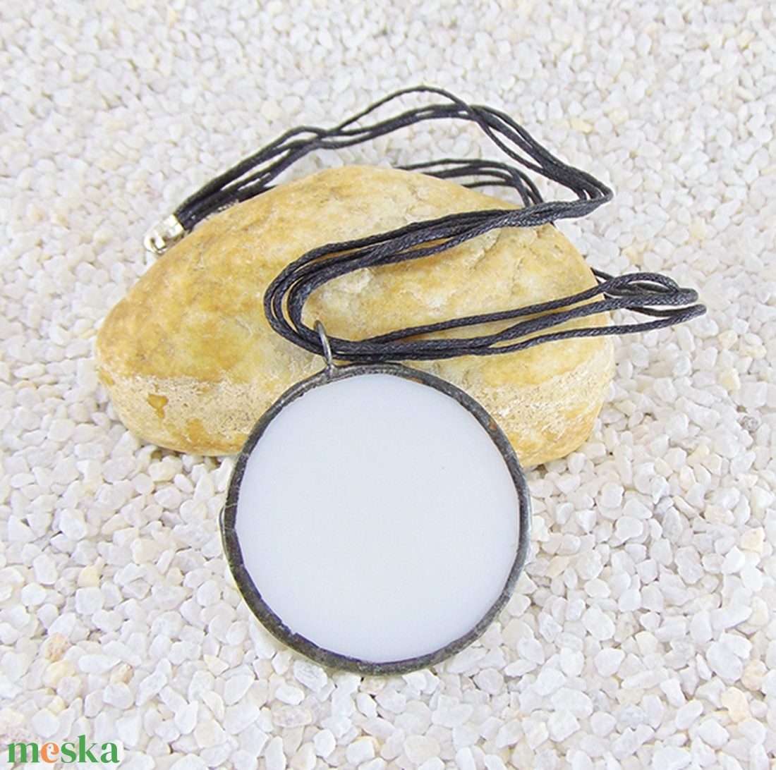 Üveg medál csatos, színes zsinórral - M0013.23 - ékszer - nyaklánc - medálos nyaklánc - Meska.hu