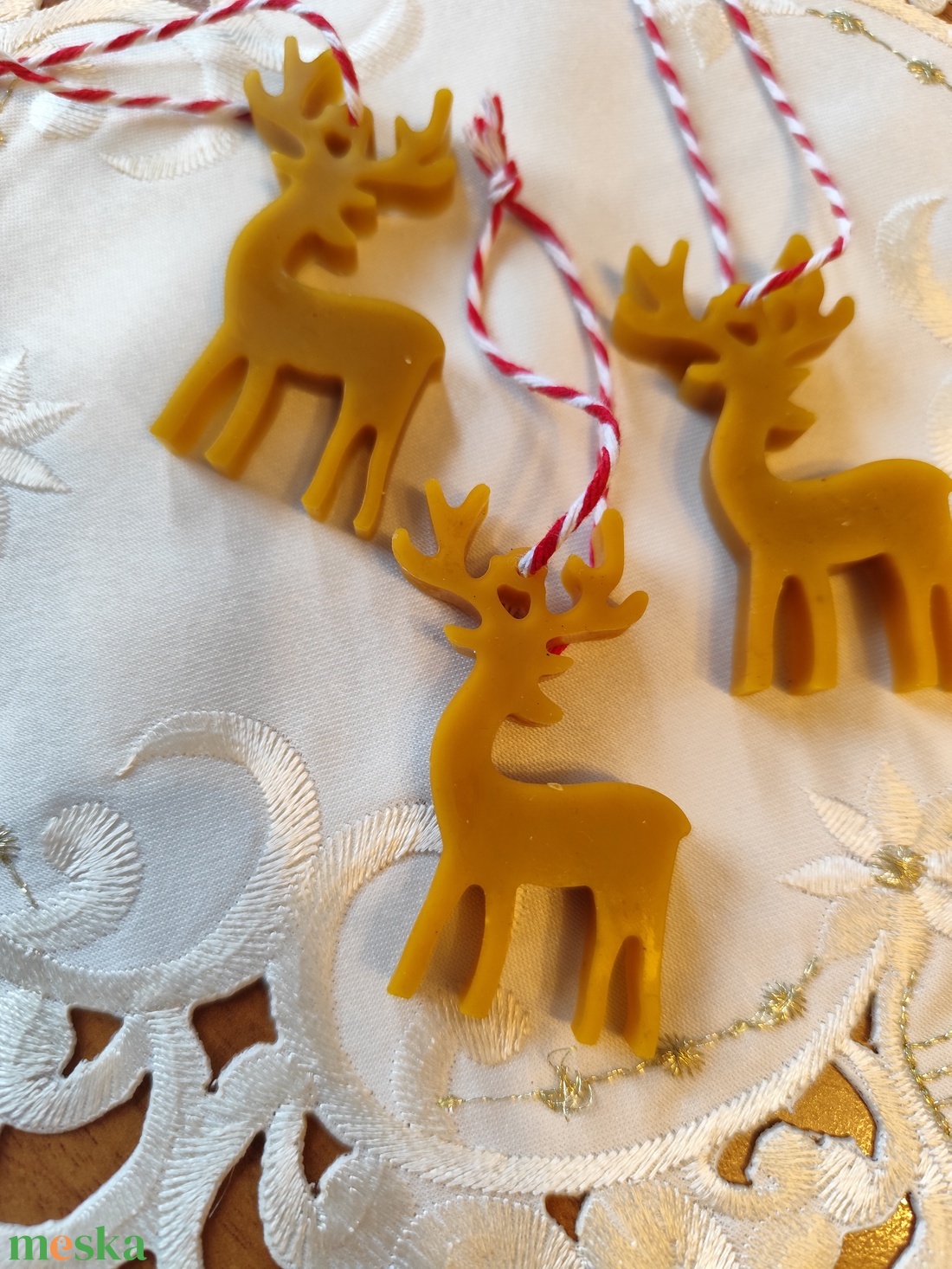 Szarvas mhviasz dísz,ajándkkísérő - karácsony - karácsonyi lakásdekoráció - karácsonyfadíszek - Meska.hu