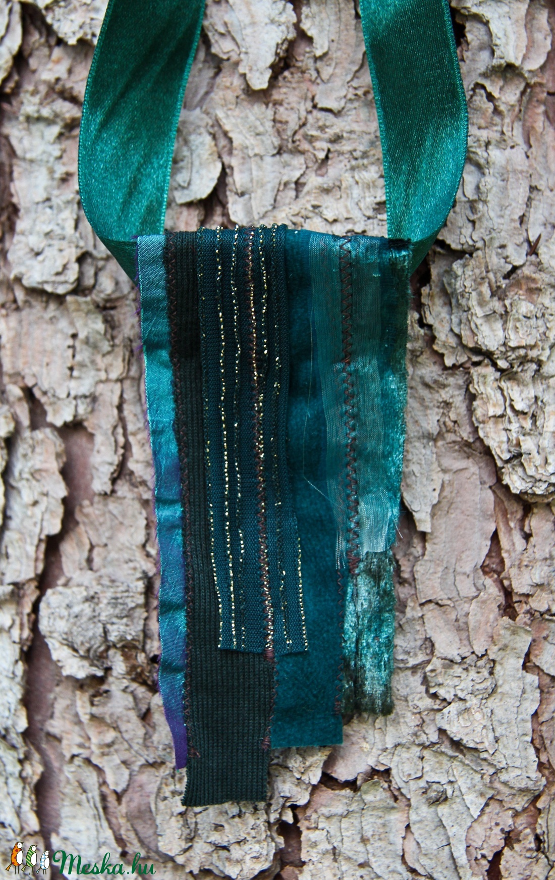 Textil nyaklánc-medál - sötét zöld - ékszer - nyaklánc - medálos nyaklánc - Meska.hu Textil nyaklánc-medál - sötét zöld - ékszer - nyaklánc - medálos nyaklánc - Meska.hu