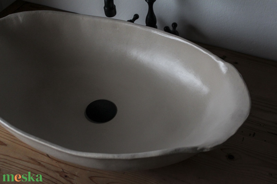 Nagy méretű csont színű mosdótál - otthon & életmód - fürdőszoba - mosdótál - Meska.hu