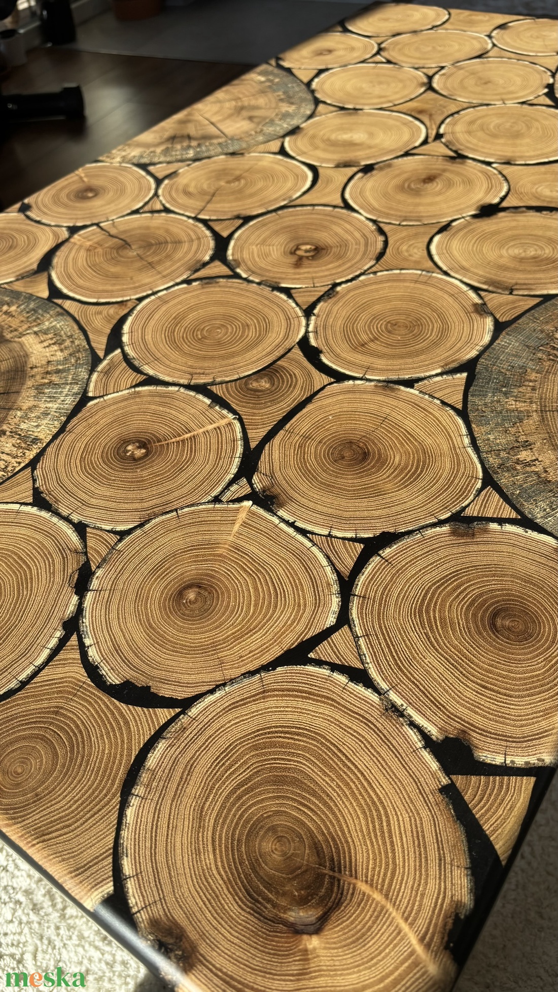Epoxy-fa karika design asztalka, dohányzóasztal, kisasztal - otthon & életmód - bútor - asztal - Meska.hu