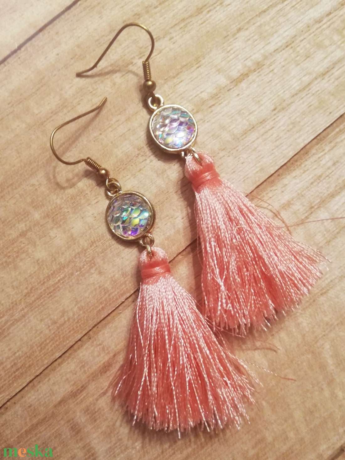 Sellős bojtos fülbevaló - ékszer - fülbevaló - lógó fülbevaló - Meska.hu