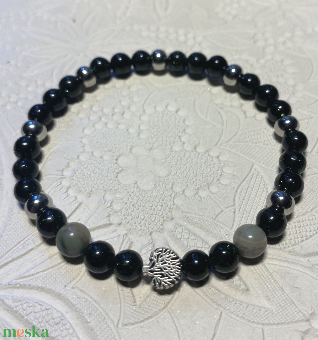 Zöld goldflusz karkötő - ékszer - karkötő - bogyós karkötő - Meska.hu