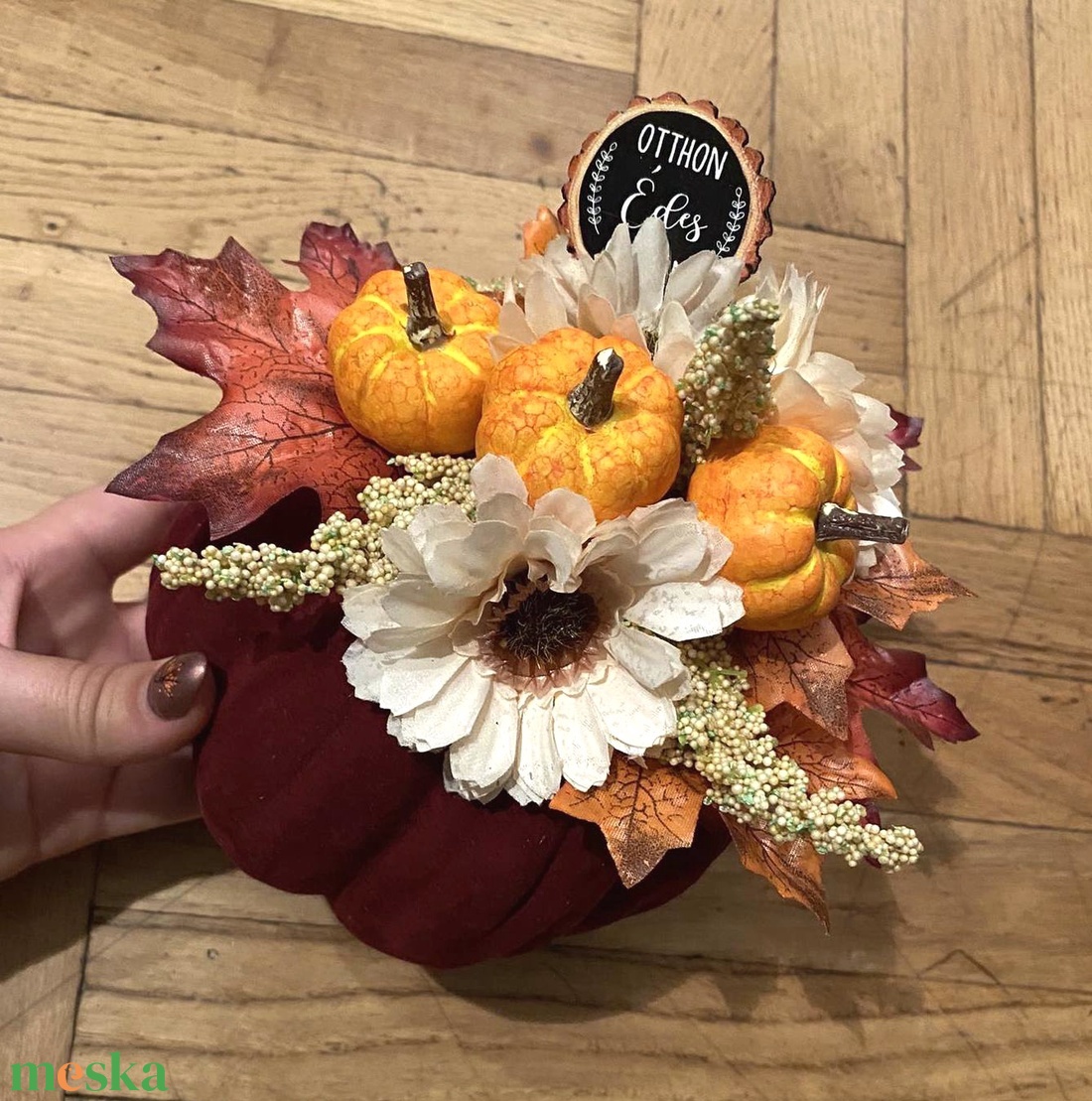 Bársony tökös asztaldísz sárga tököcskékkel - otthon & életmód - dekoráció - asztal és polc dekoráció - asztaldísz - Meska.hu