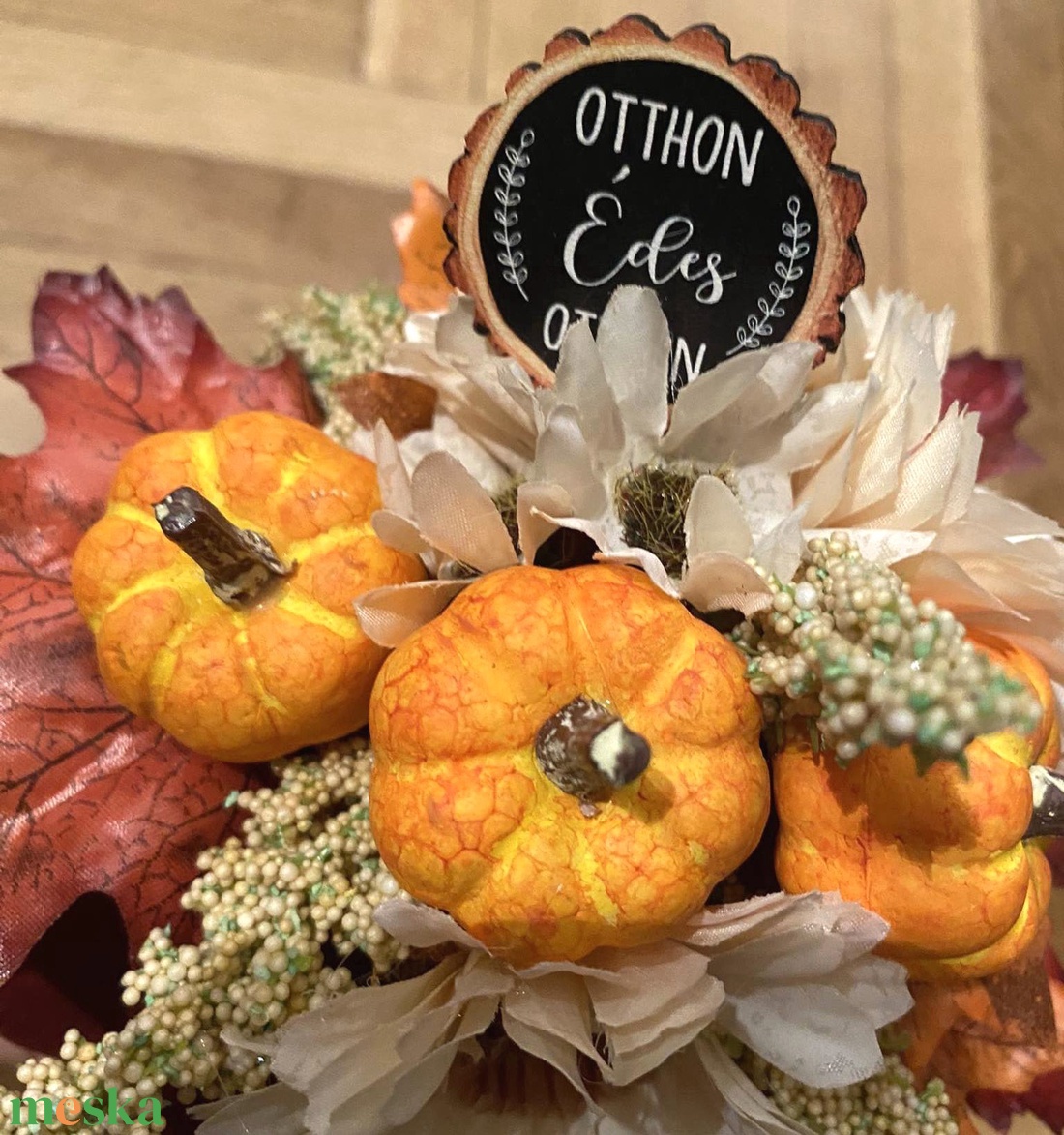 Bársony tökös asztaldísz sárga tököcskékkel - otthon & életmód - dekoráció - asztal és polc dekoráció - asztaldísz - Meska.hu