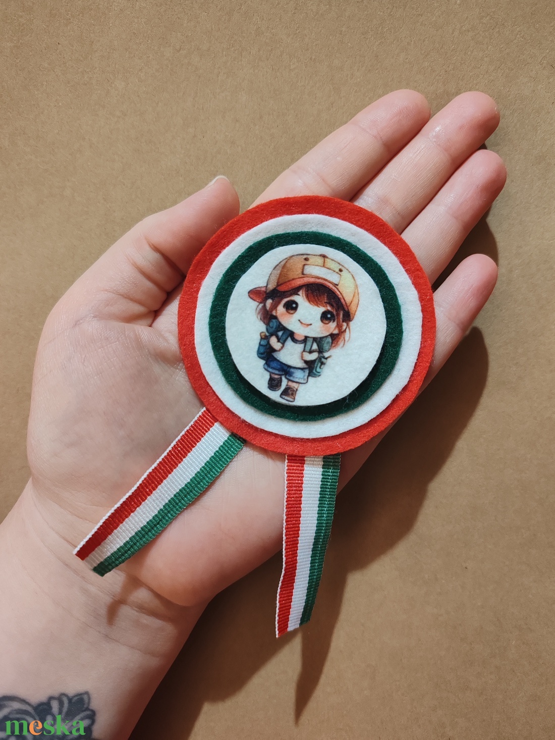 Kisfiús kokárda 1. - ékszer - kitűző és bross - Meska.hu