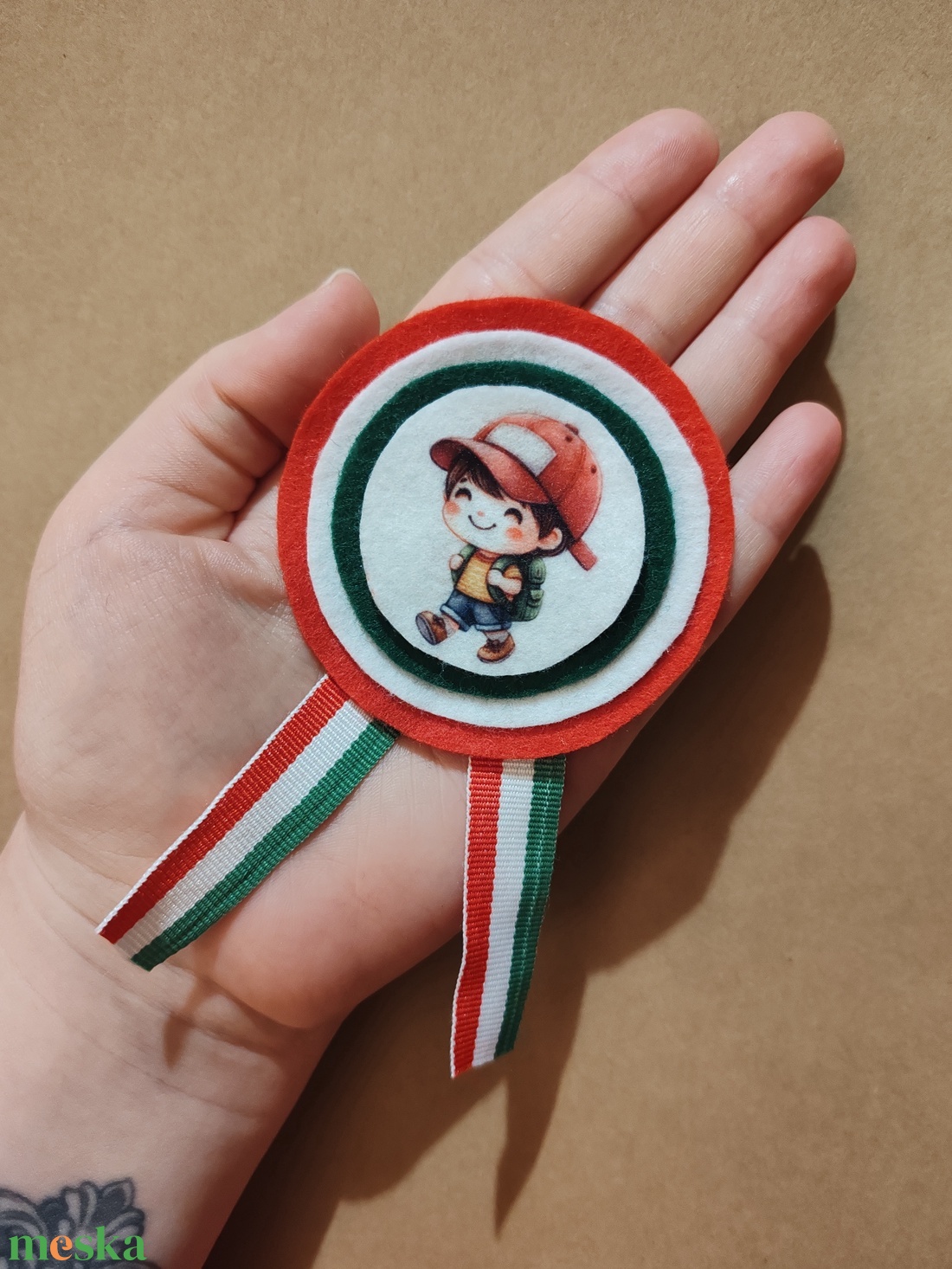 Kisfiús kokárda 2. - ékszer - kitűző és bross - Meska.hu